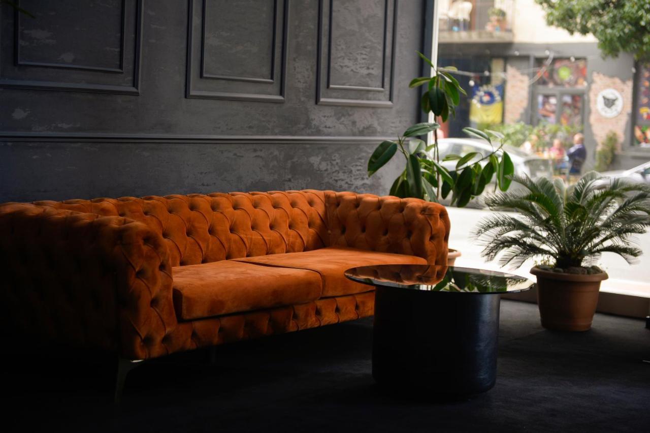 Aura Boutique Hotel Батуми Экстерьер фото
