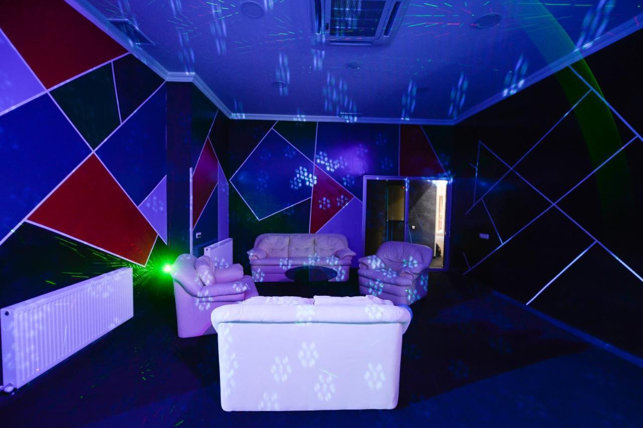 Aura Boutique Hotel Батуми Экстерьер фото
