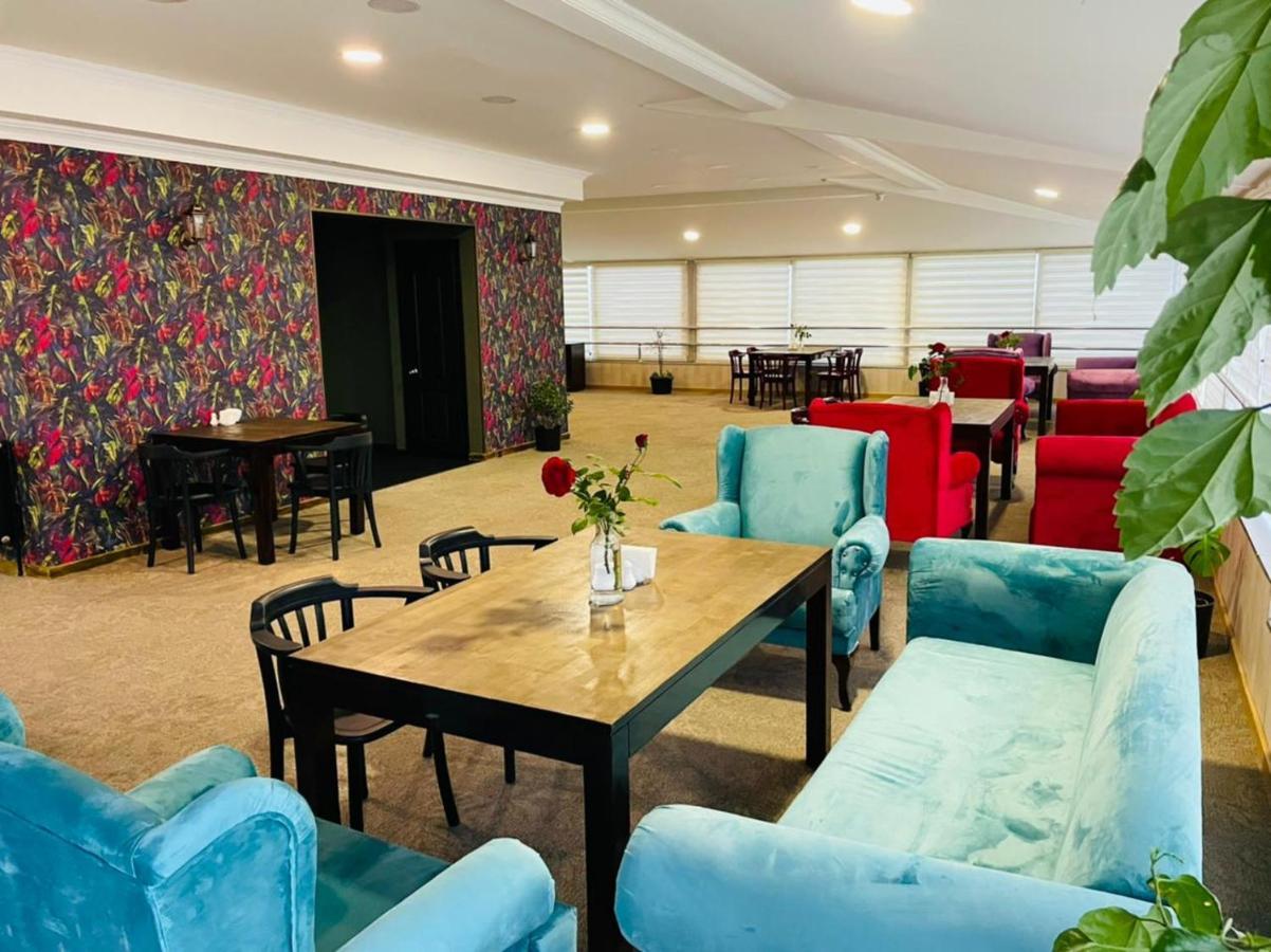 Aura Boutique Hotel Батуми Экстерьер фото