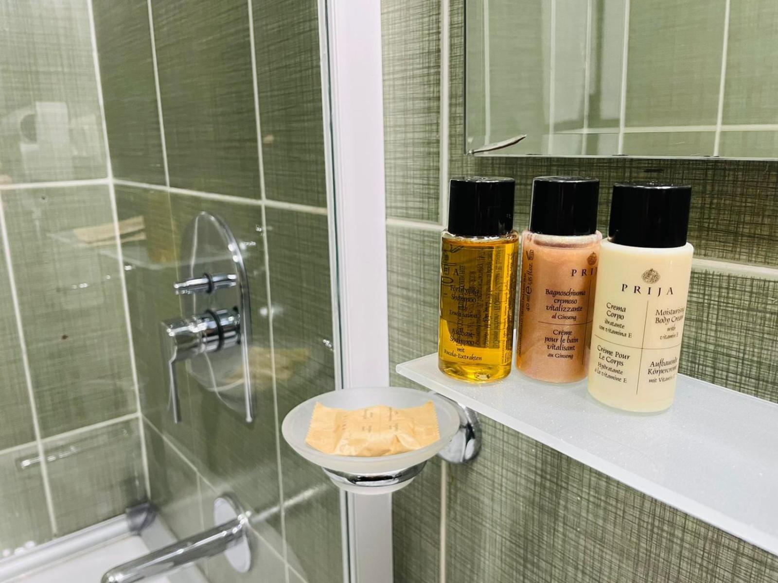 Aura Boutique Hotel Батуми Номер фото
